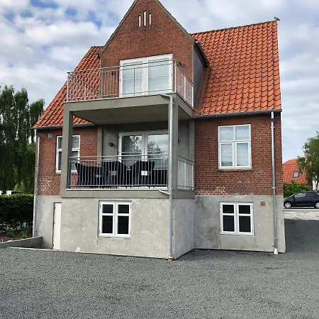 Nyistandsat Stuelejlighed I Midtby Lejlighed *