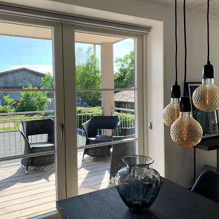 Apartment Nyistandsat Stuelejlighed I Midtby